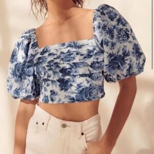 NWOT Abercrombie & Fitch: Floral Crop Top XS